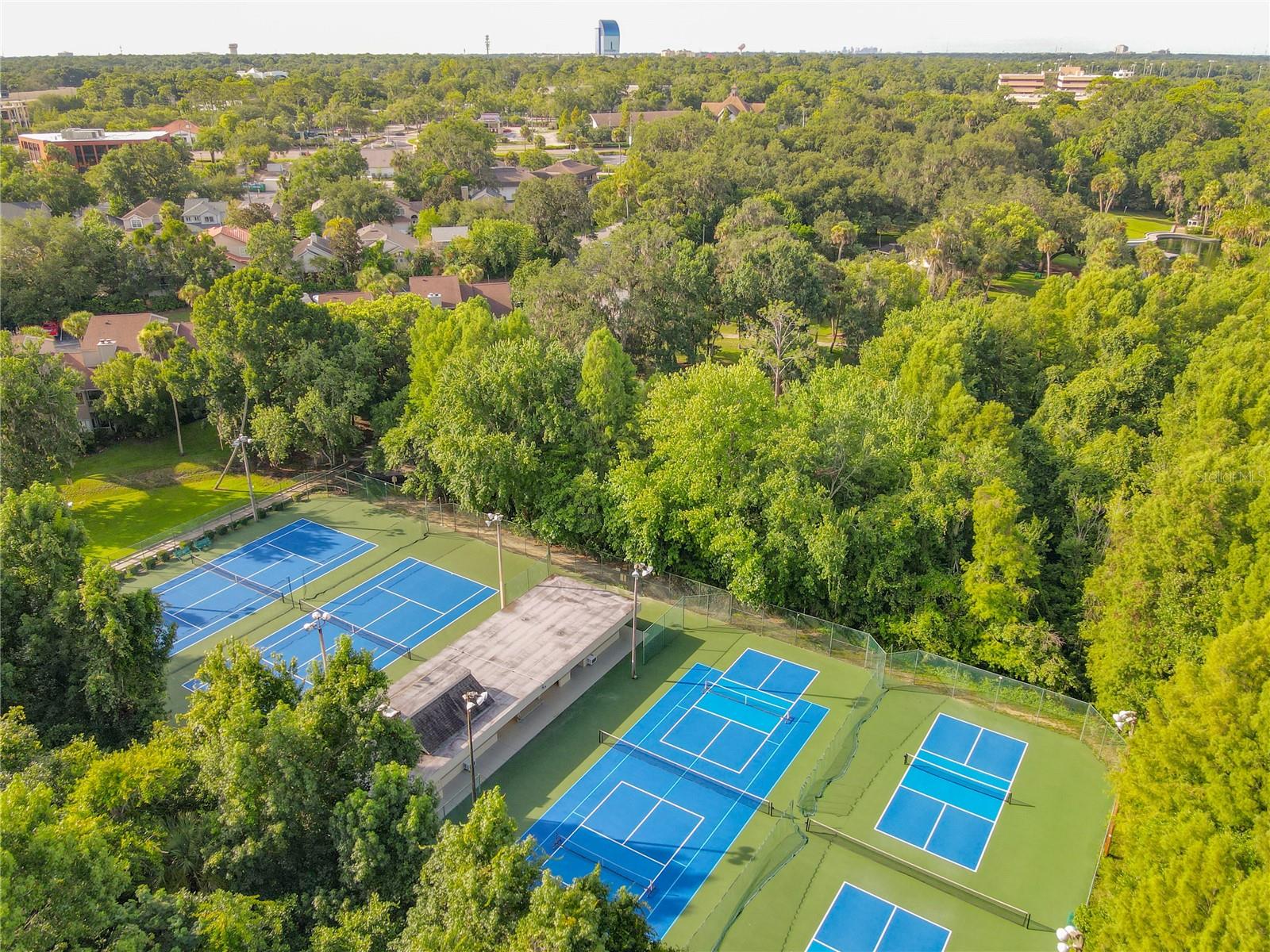 225 CROWN OAKS WAY, LONGWOOD, FL, 32779