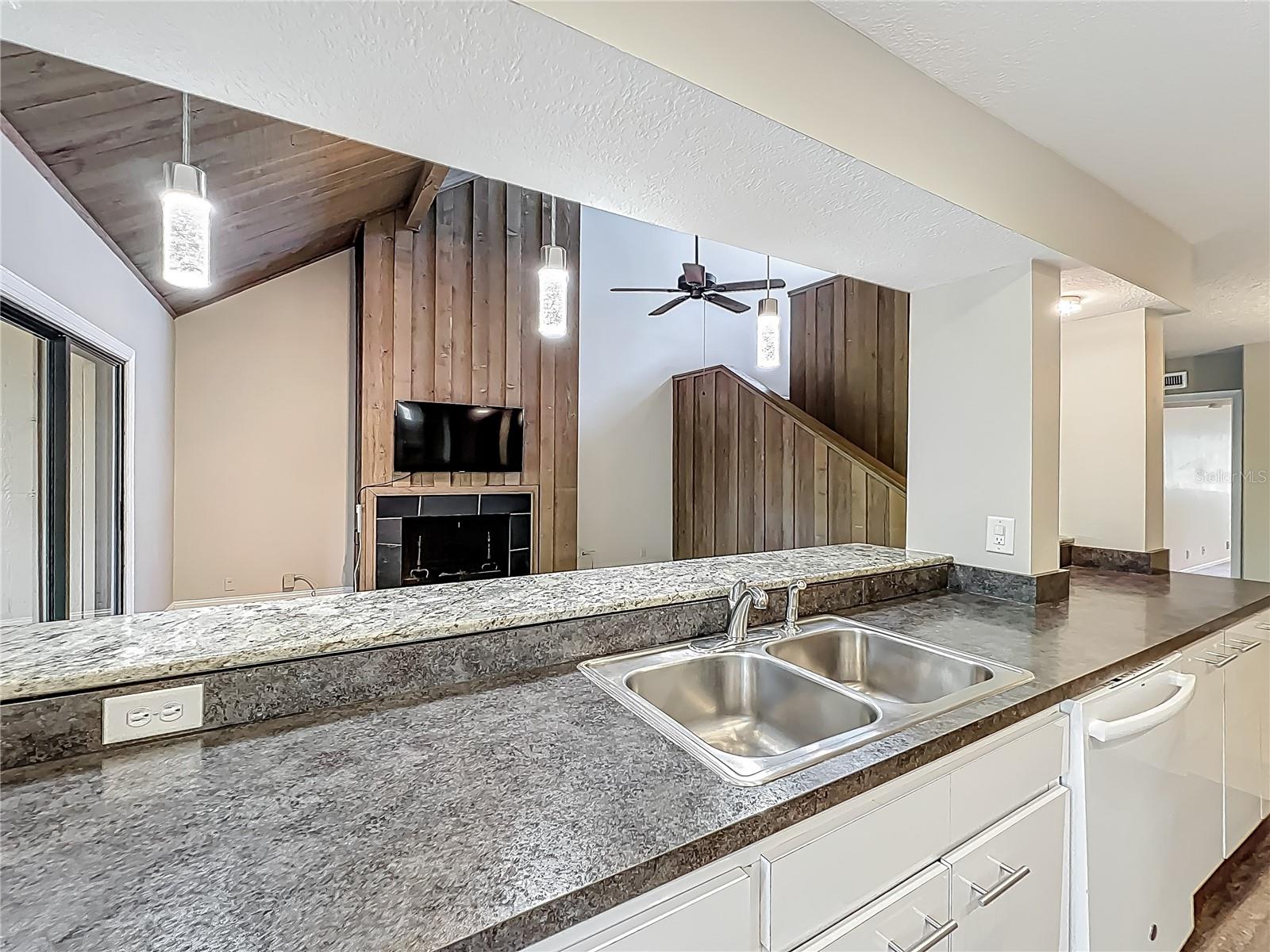 225 CROWN OAKS WAY, LONGWOOD, FL, 32779
