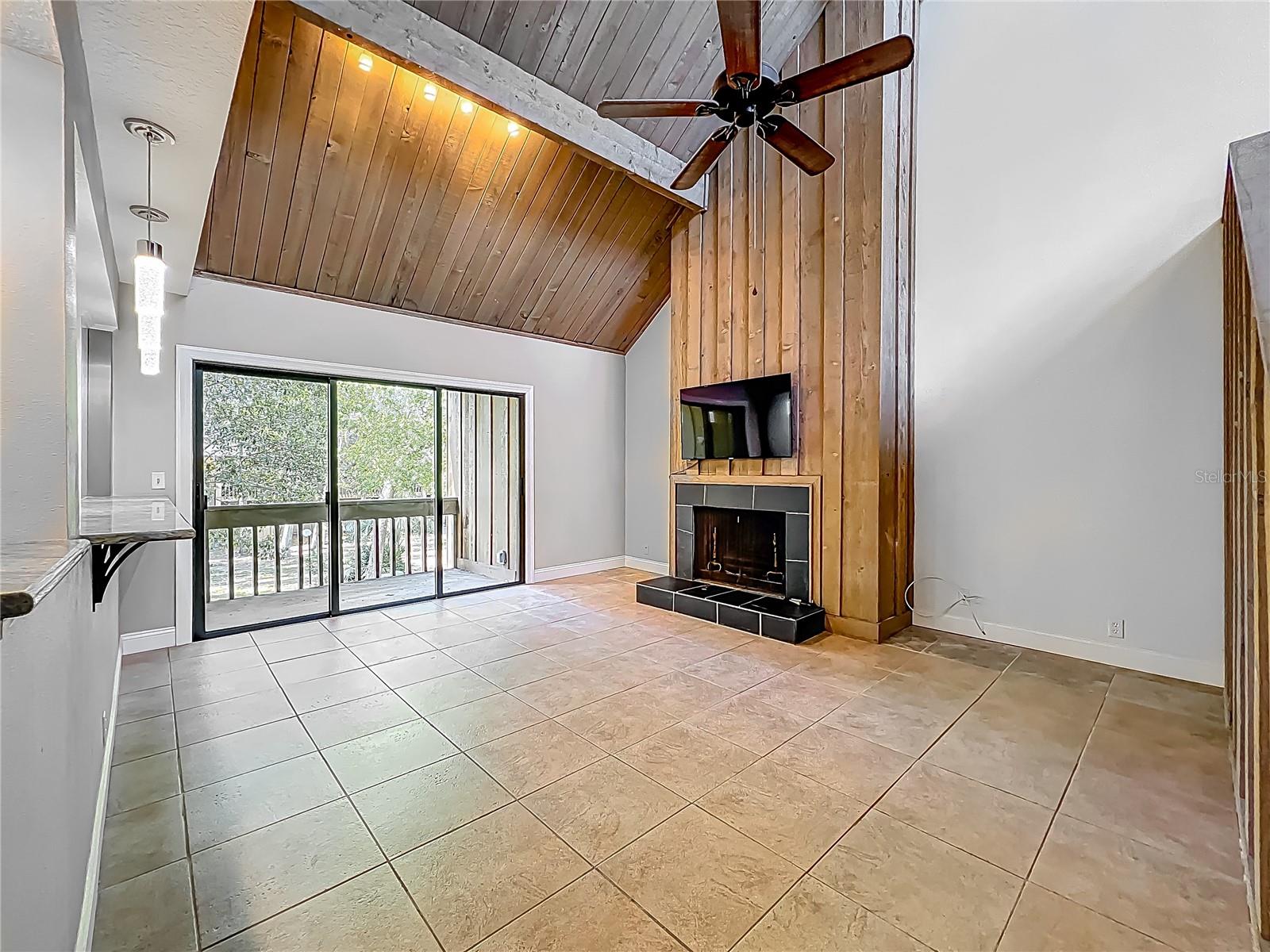 225 CROWN OAKS WAY, LONGWOOD, FL, 32779