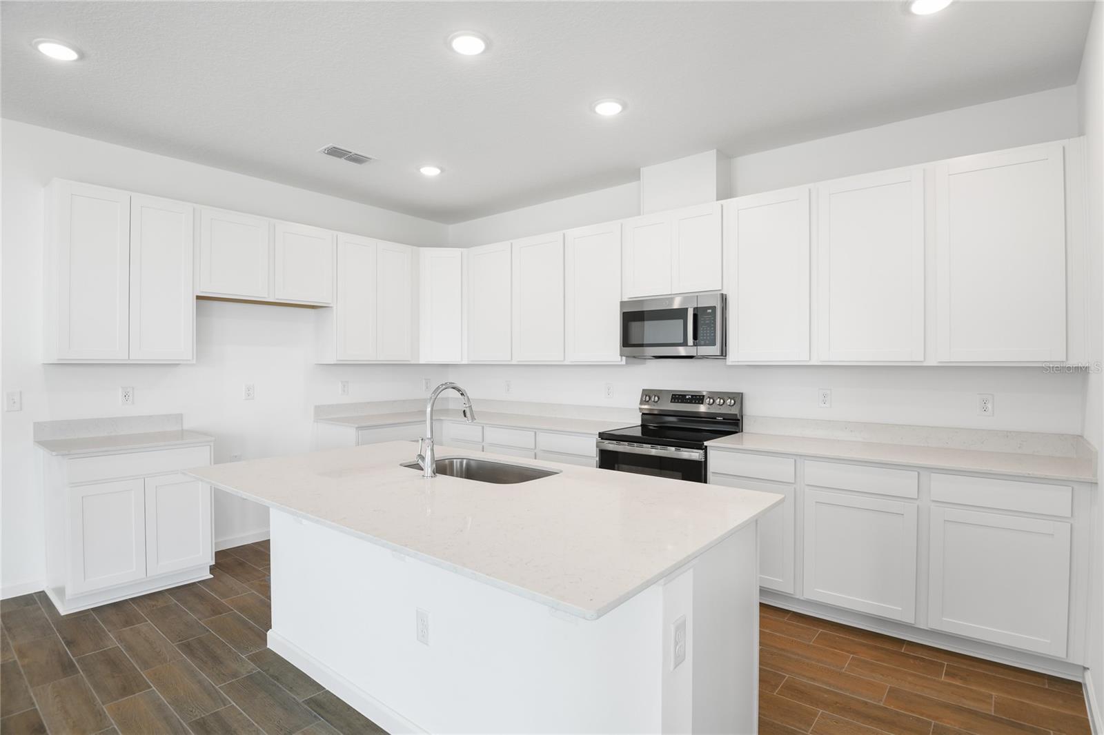 1114 OLIVINE AVE, DUNDEE, FL, 33838
