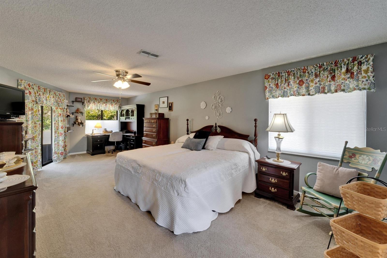 1929 NEW BEDFORD DR, SUN CITY CENTER, FL, 33573