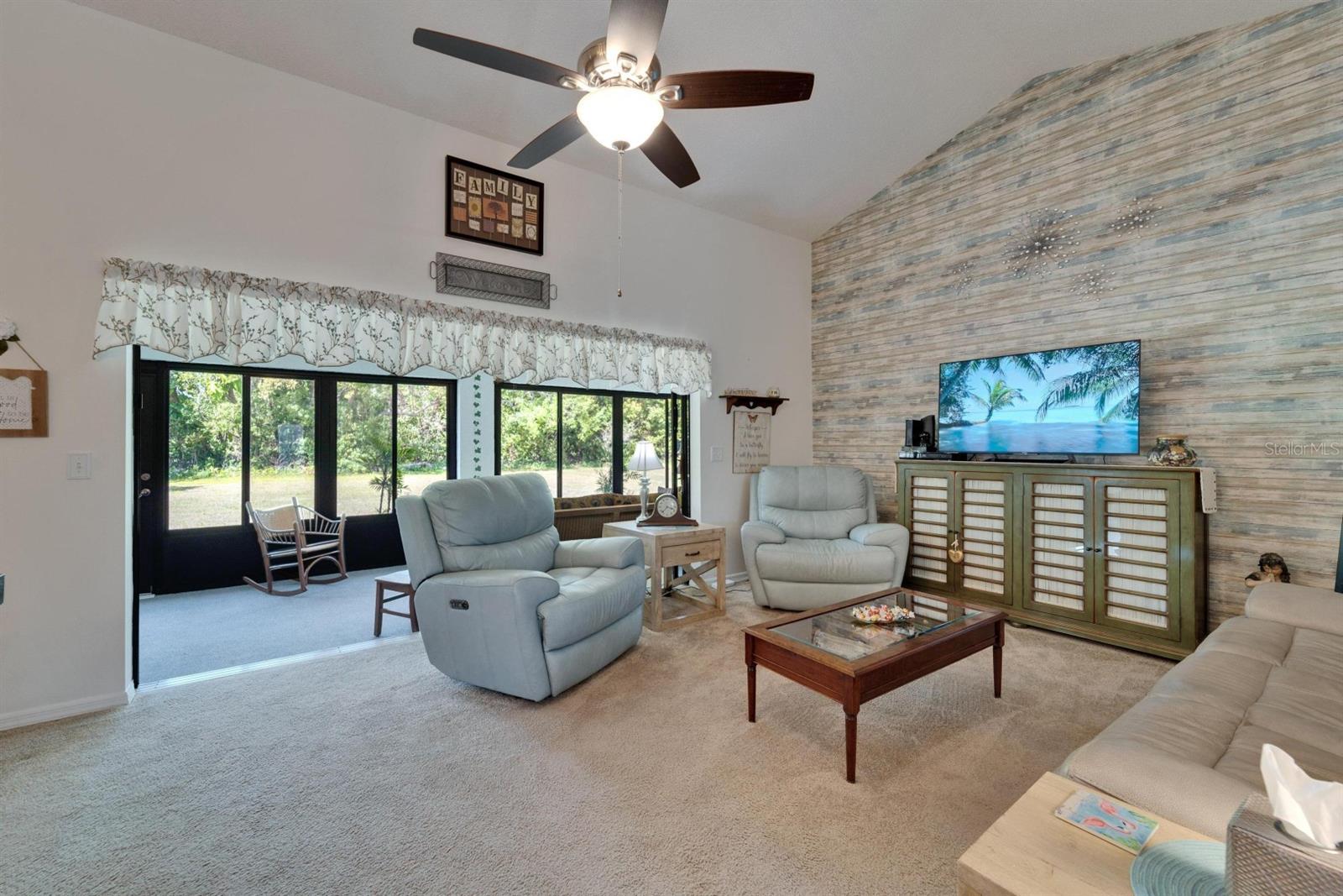 1929 NEW BEDFORD DR, SUN CITY CENTER, FL, 33573