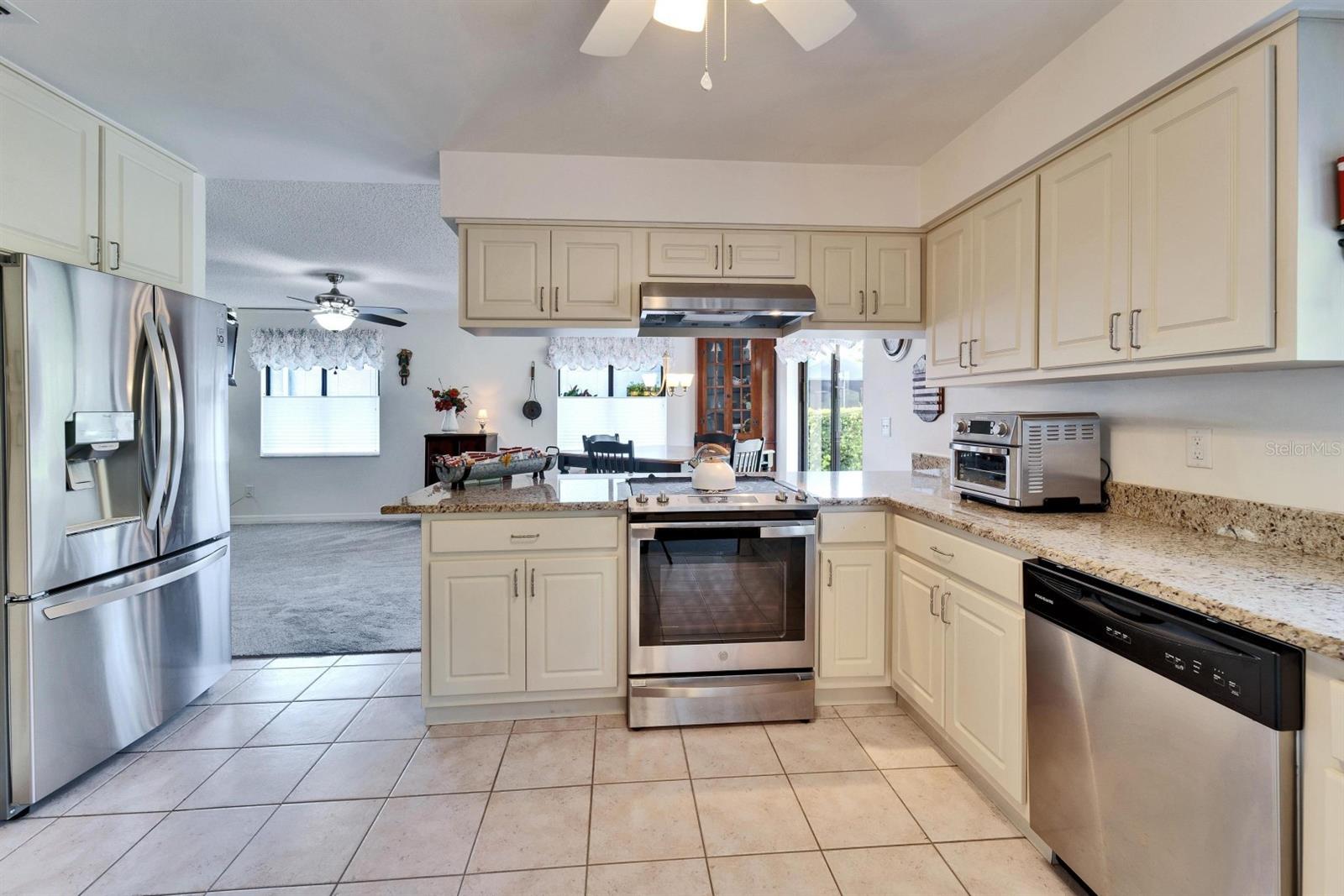 1929 NEW BEDFORD DR, SUN CITY CENTER, FL, 33573