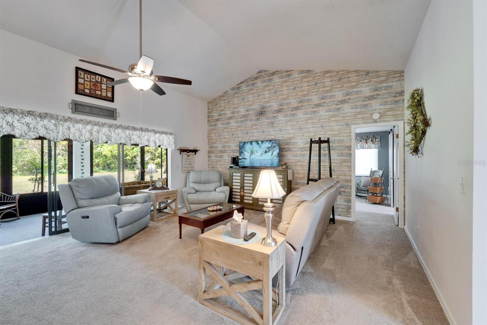 1929 NEW BEDFORD DR, SUN CITY CENTER, FL, 33573