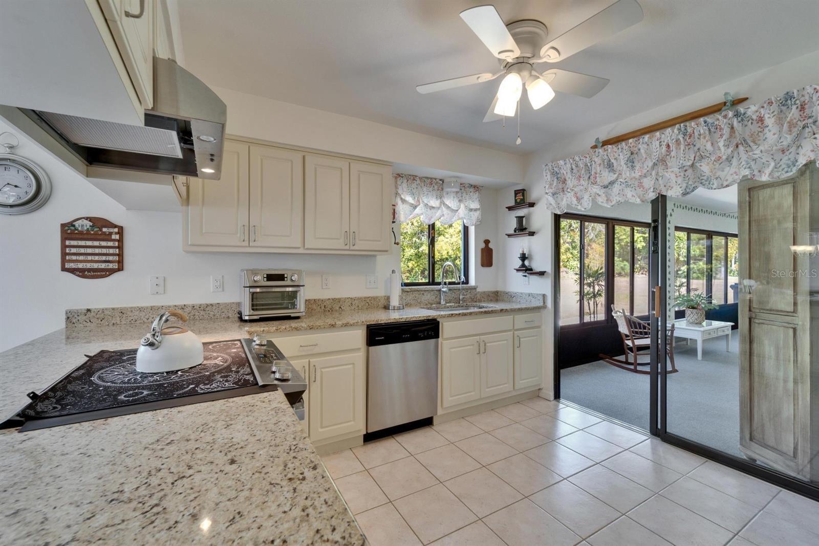 1929 NEW BEDFORD DR, SUN CITY CENTER, FL, 33573