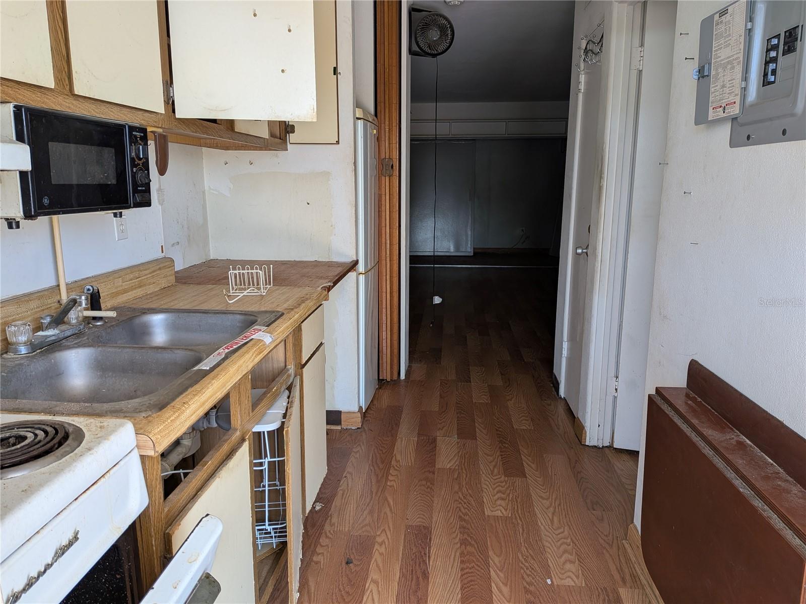 2155 WOOD ST #B4, SARASOTA, FL, 34237