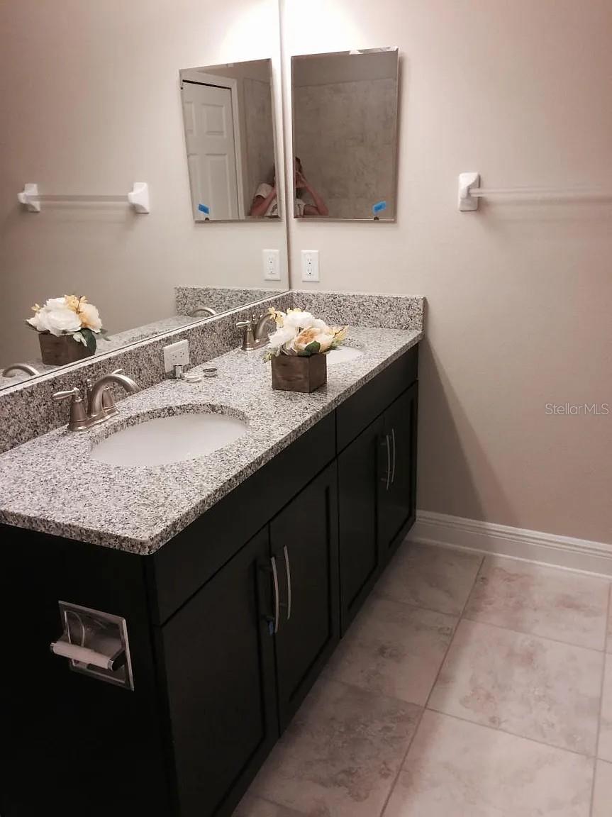 2002 LAKE WATERS PL, LUTZ, FL, 33558