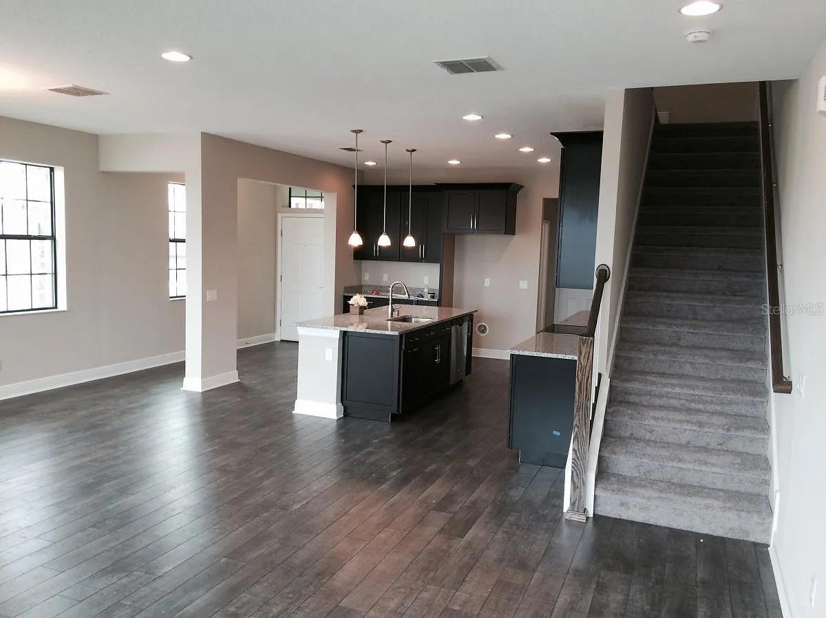 2002 LAKE WATERS PL, LUTZ, FL, 33558
