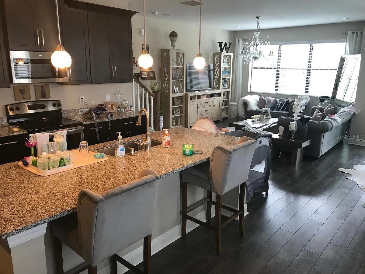 2002 LAKE WATERS PL, LUTZ, FL, 33558