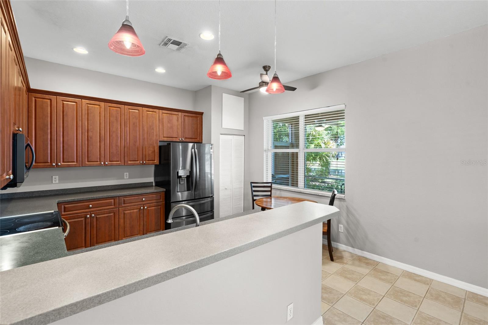 2691 SUNSET LAKE DR, CAPE CORAL, FL, 33909