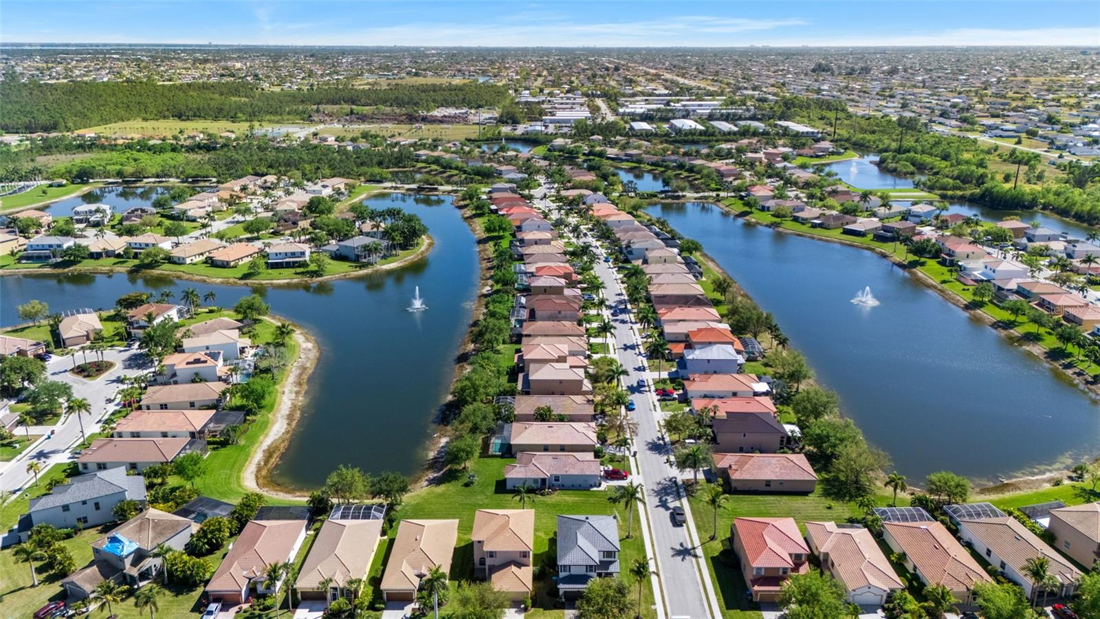 2691 SUNSET LAKE DR, CAPE CORAL, FL, 33909