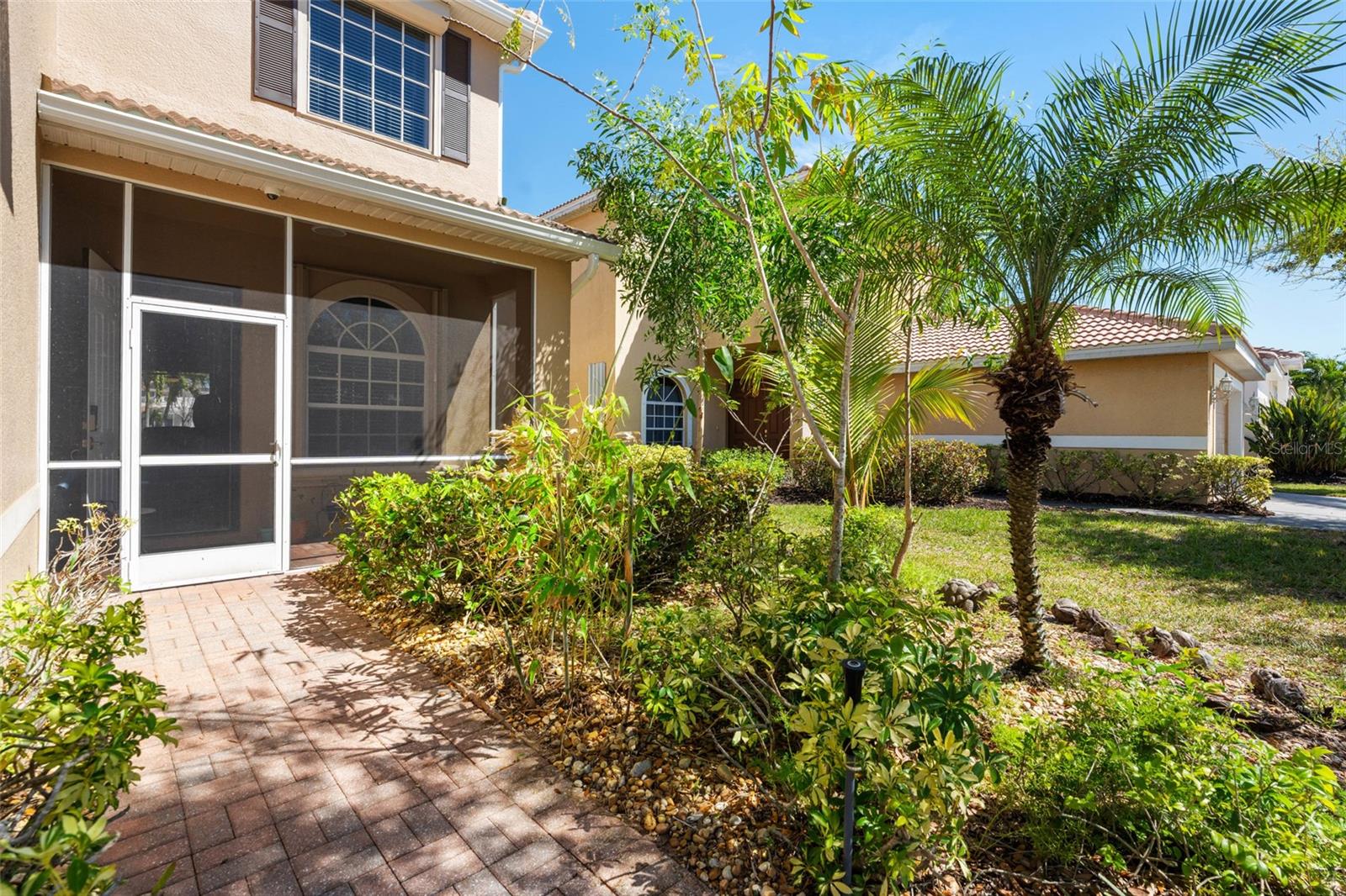 2691 SUNSET LAKE DR, CAPE CORAL, FL, 33909