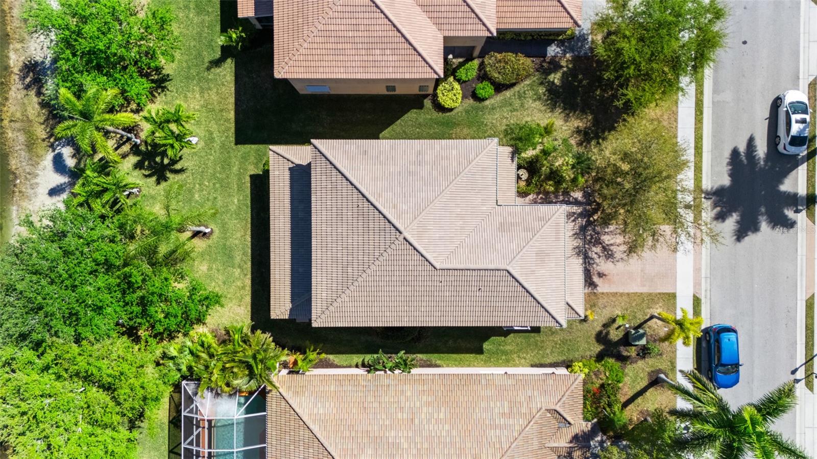 2691 SUNSET LAKE DR, CAPE CORAL, FL, 33909