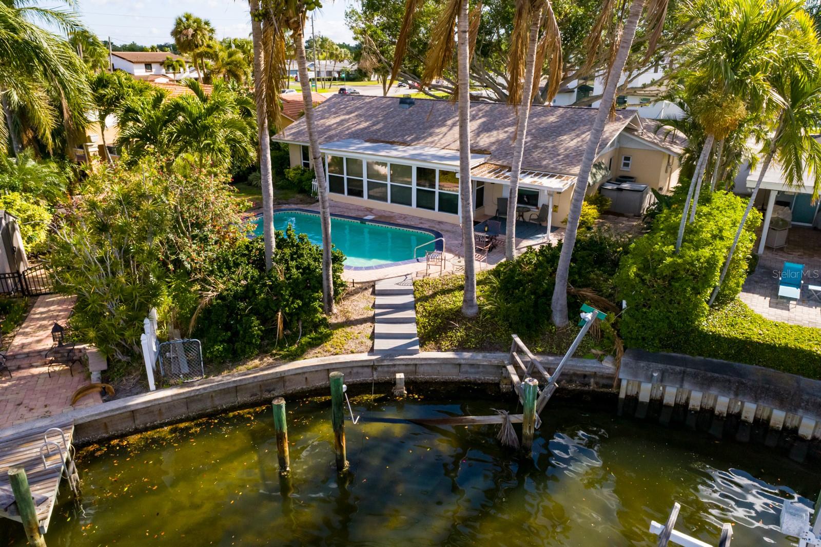 3960 13TH WAY NE, ST PETERSBURG, FL, 33703