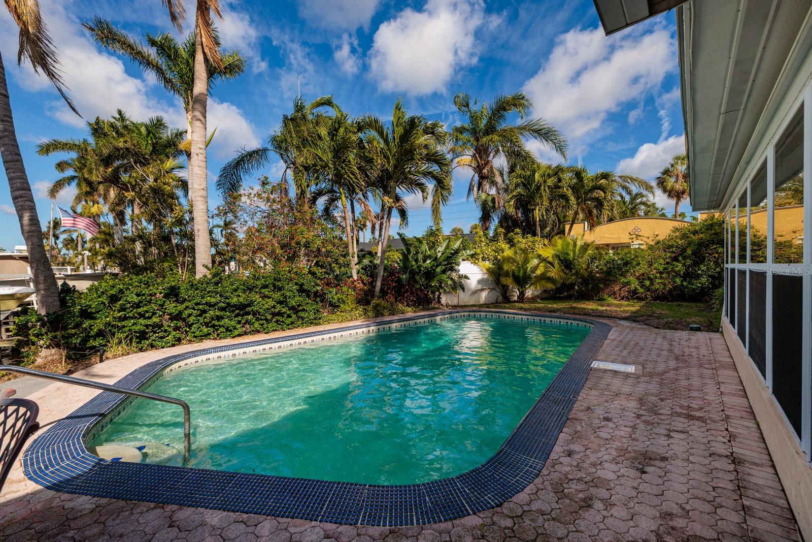 3960 13TH WAY NE, ST PETERSBURG, FL, 33703