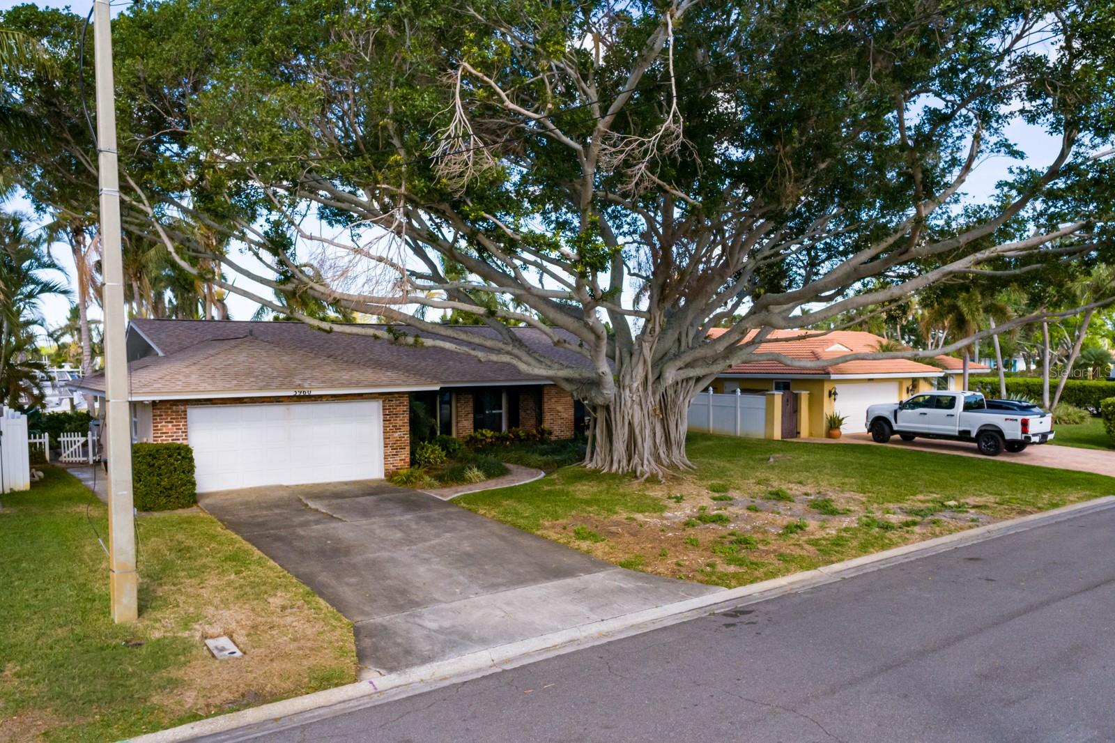3960 13TH WAY NE, ST PETERSBURG, FL, 33703