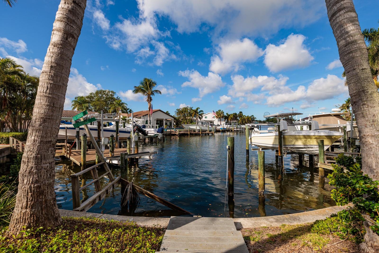 3960 13TH WAY NE, ST PETERSBURG, FL, 33703