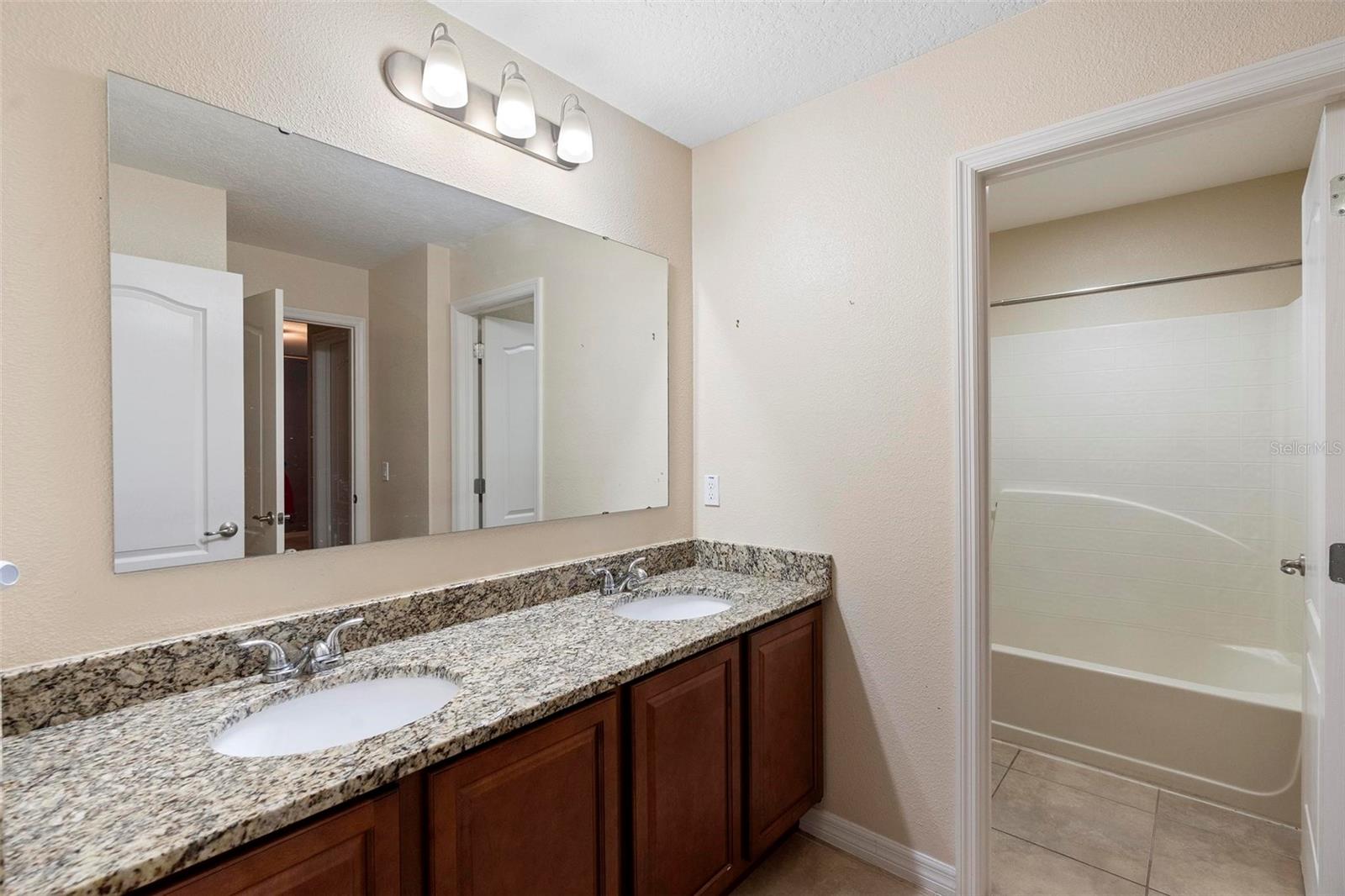 1304 INDEPENDENCE LN, MOUNT DORA, FL, 32757