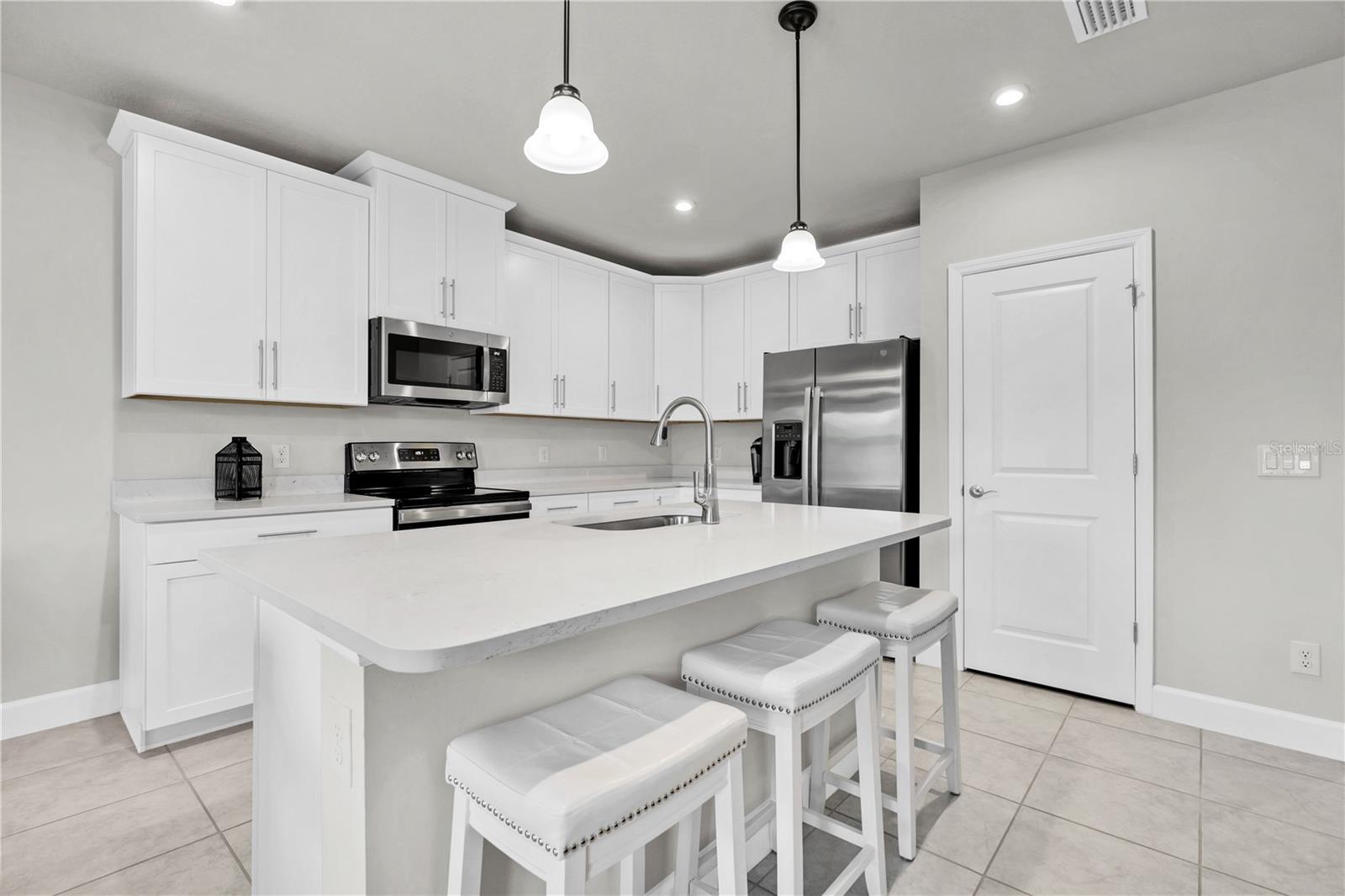 8352 GREENWAY AVE, WESLEY CHAPEL, FL, 33544