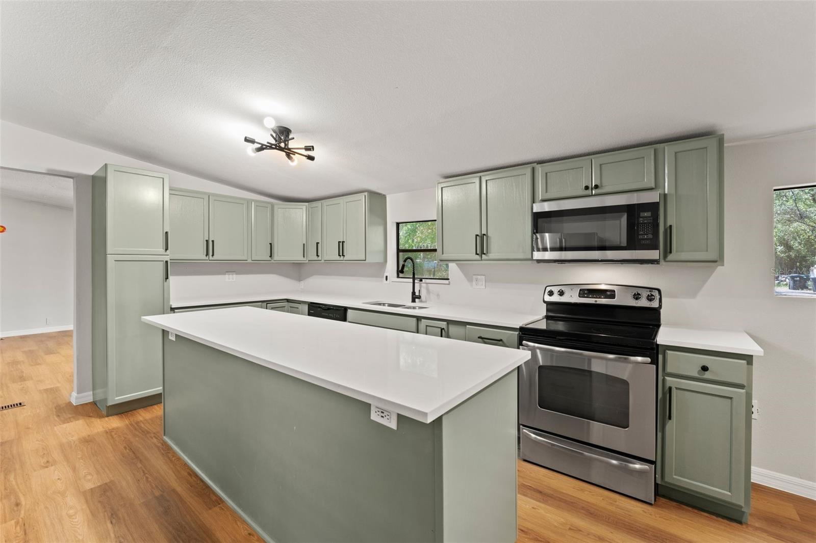 2457 GARBELIA AVE, ORLANDO, FL, 32817