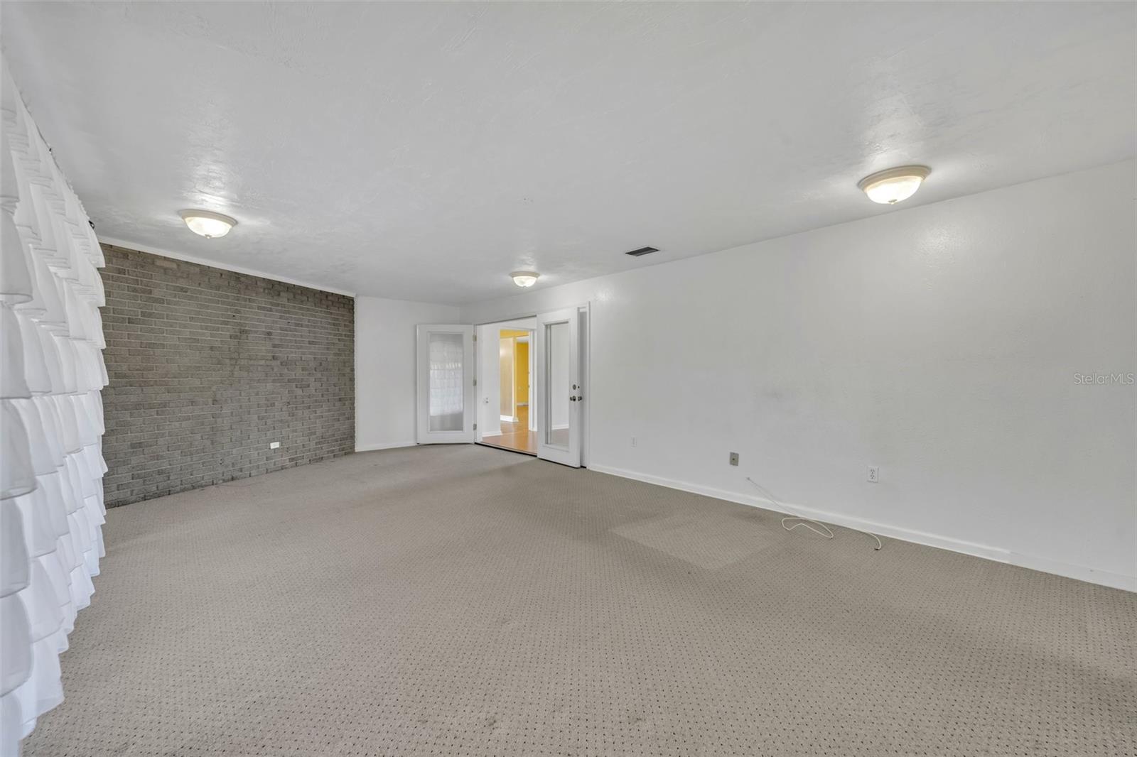 294 W CHARLOTTE AVE, EUSTIS, FL, 32726