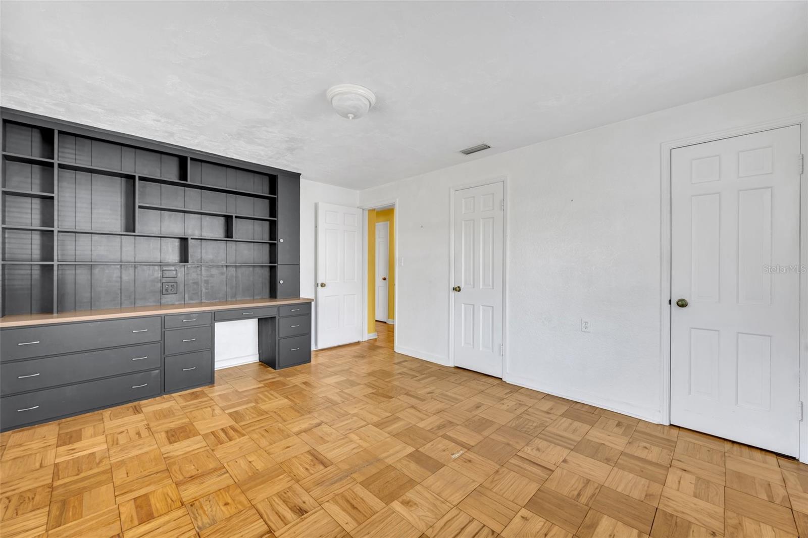 294 W CHARLOTTE AVE, EUSTIS, FL, 32726