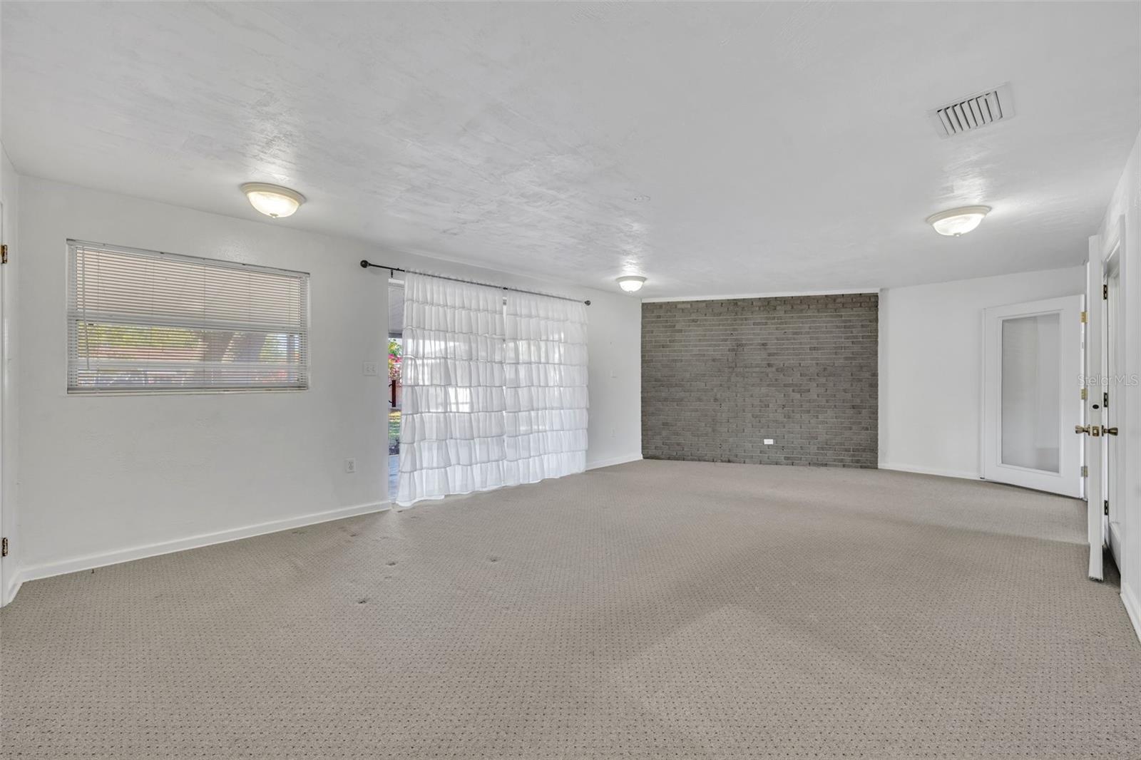 294 W CHARLOTTE AVE, EUSTIS, FL, 32726