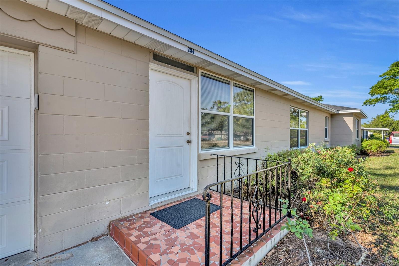 294 W CHARLOTTE AVE, EUSTIS, FL, 32726