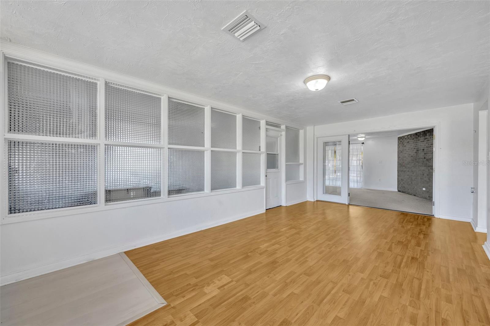 294 W CHARLOTTE AVE, EUSTIS, FL, 32726