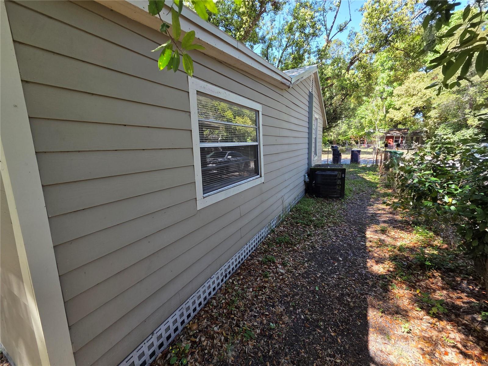 10005 N 10TH ST, TAMPA, FL, 33612