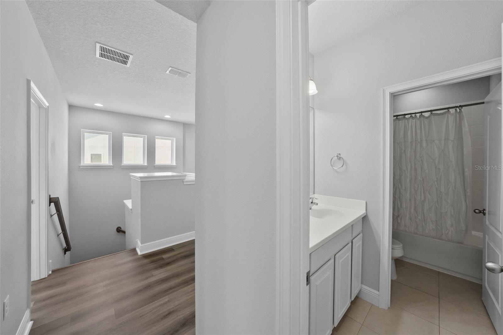 11503 QUIET FOREST DR, TAMPA, FL, 33635