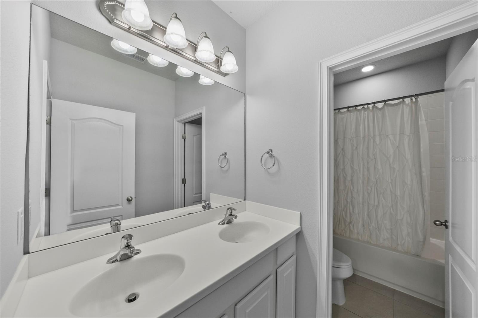 11503 QUIET FOREST DR, TAMPA, FL, 33635