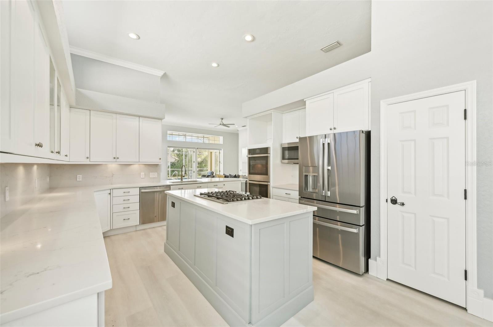 7217 CHURSTON LN, UNIVERSITY PARK, FL, 34201