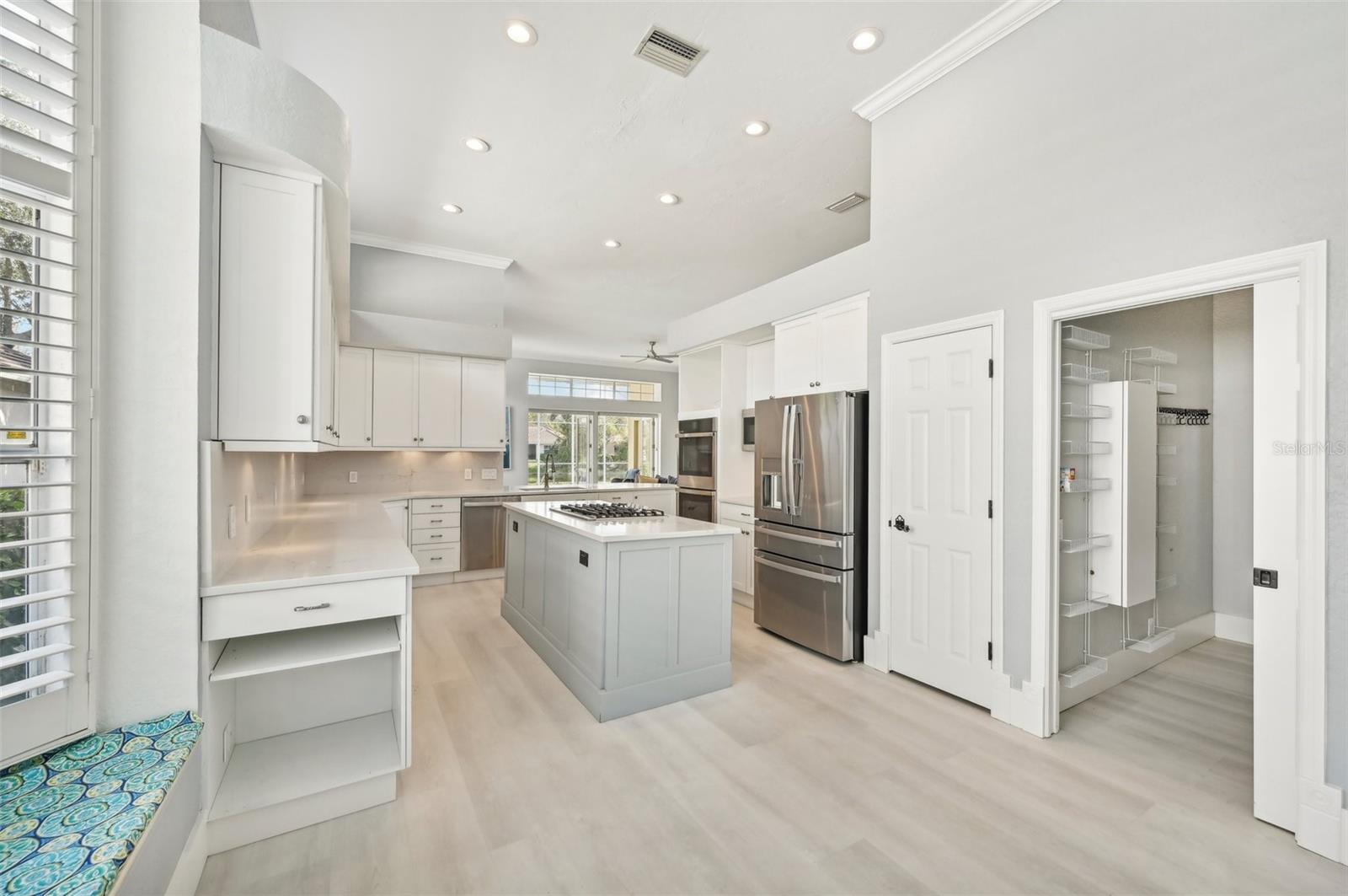 7217 CHURSTON LN, UNIVERSITY PARK, FL, 34201