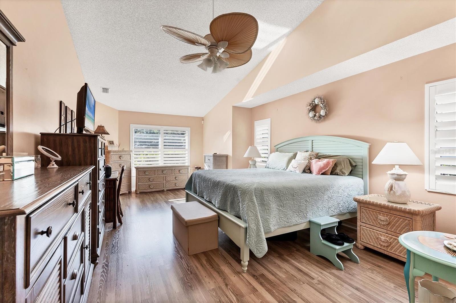 109 SOUTHAMPTON PL N #245, VENICE, FL, 34293