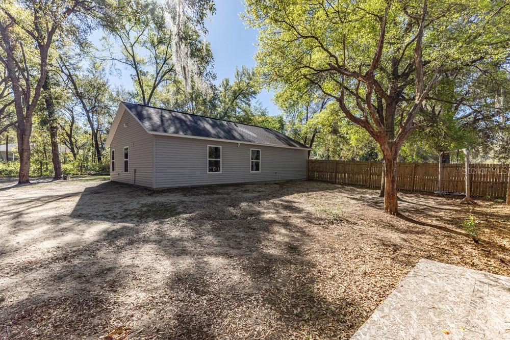 13 BAY COURT RUN, OCKLAWAHA, FL, 32179