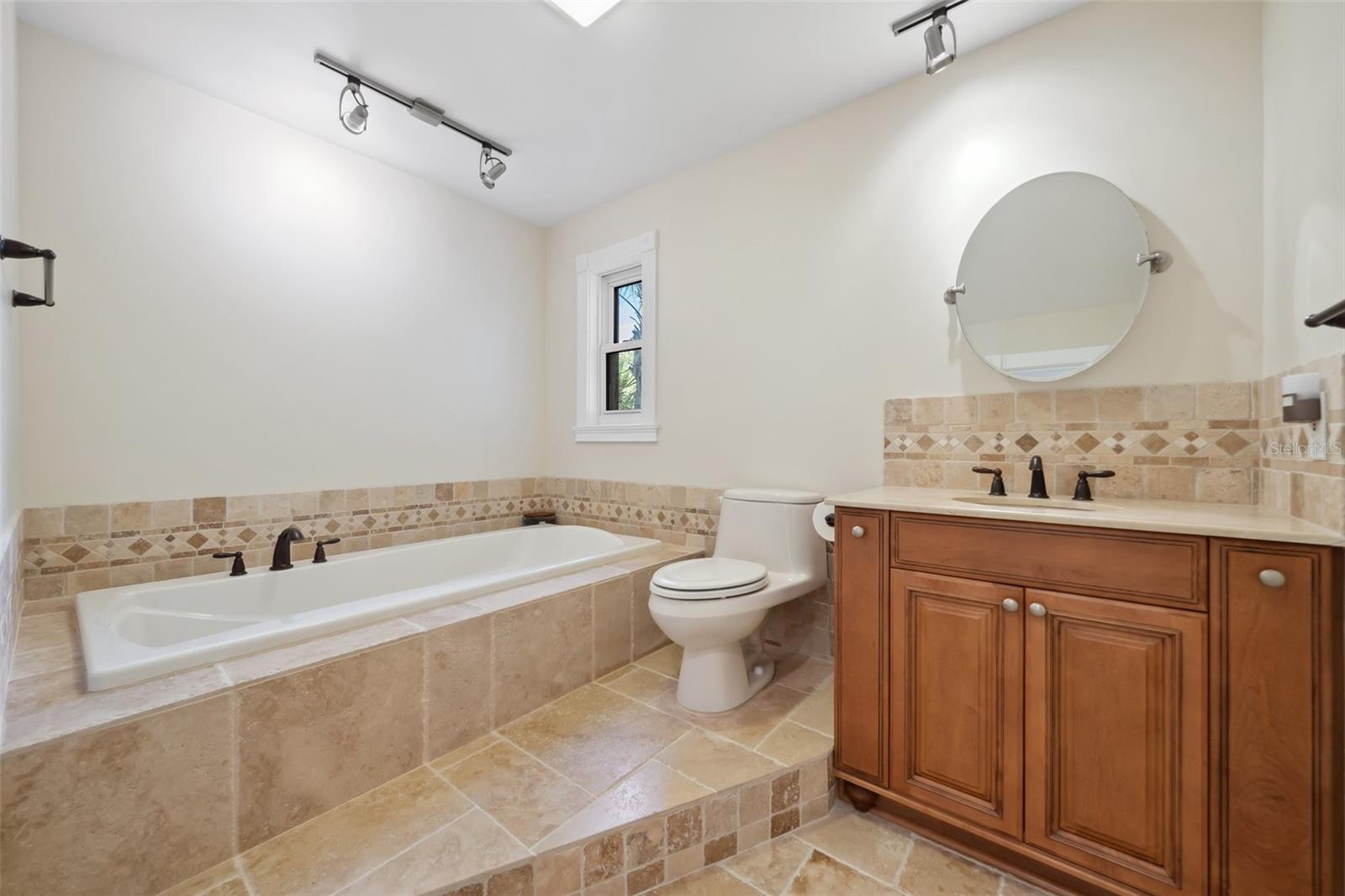 5512 AVENIDA DEL MARE, SARASOTA, FL, 34242
