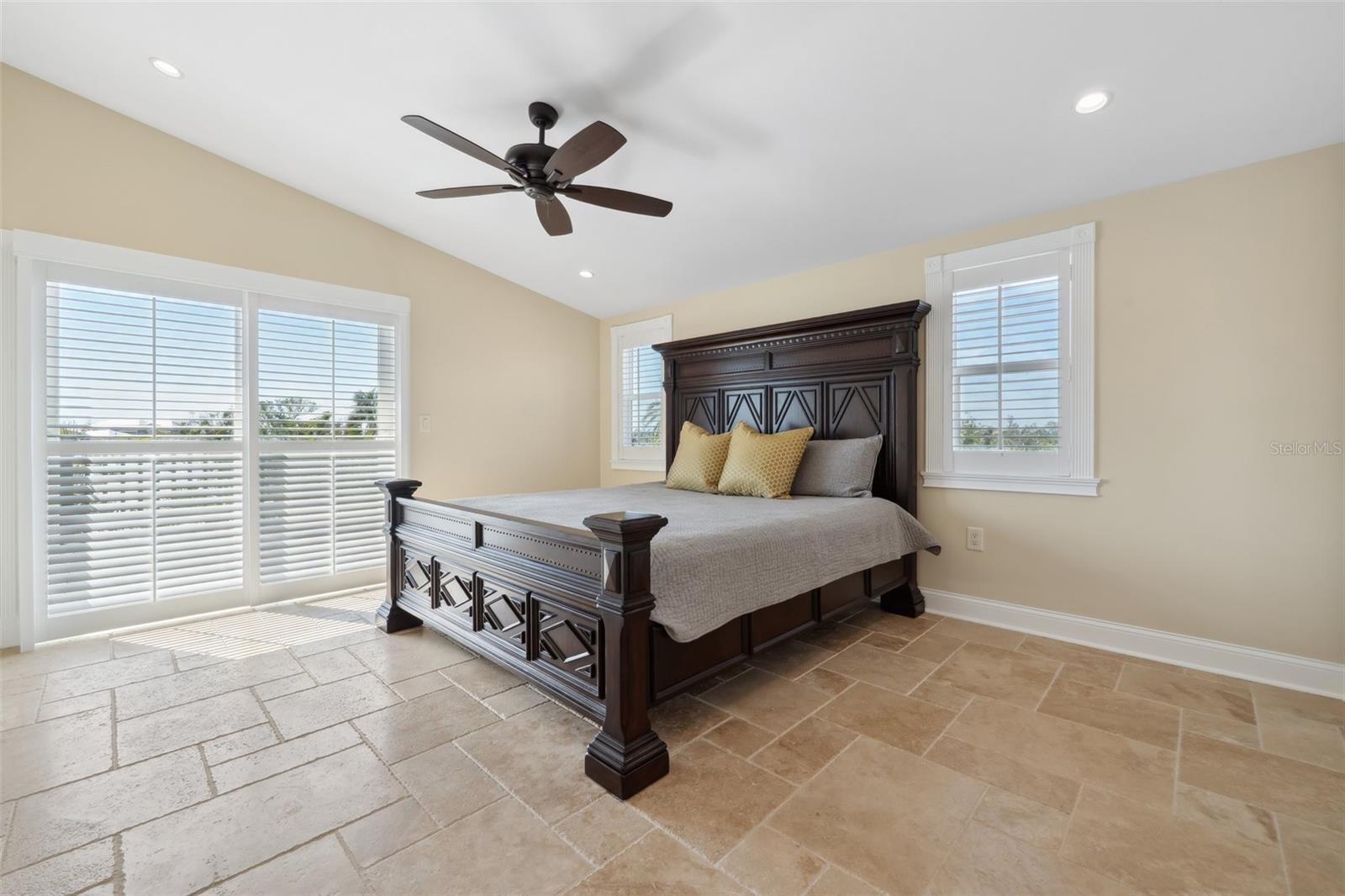 5512 AVENIDA DEL MARE, SARASOTA, FL, 34242