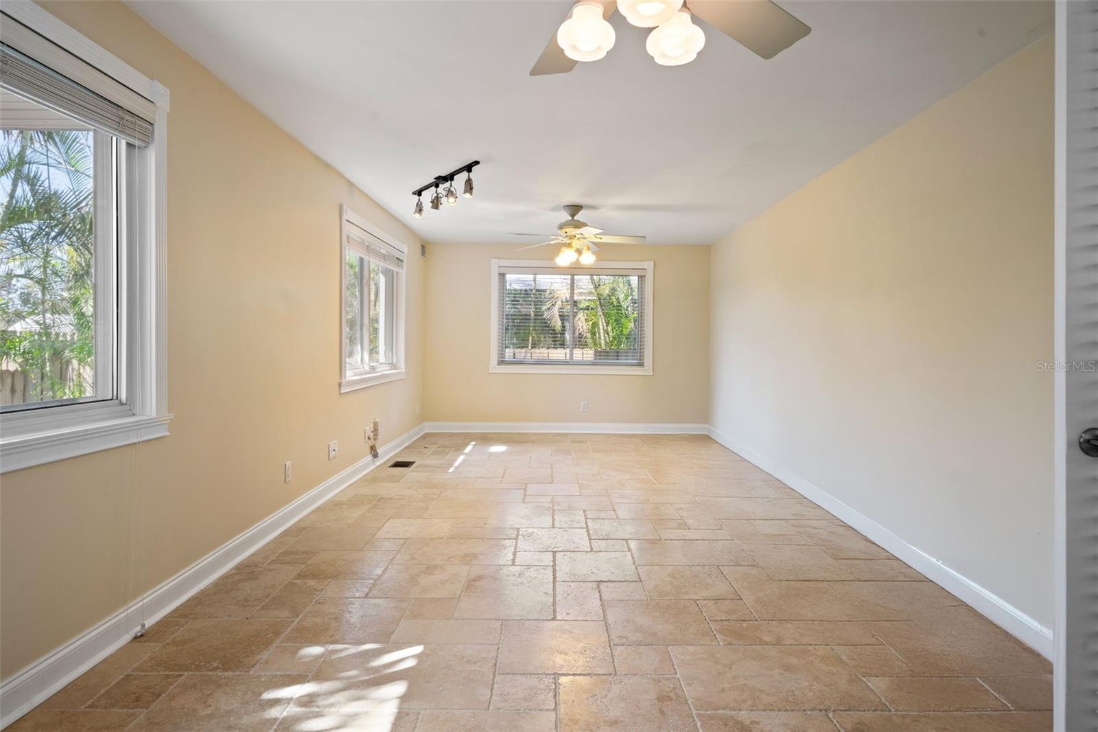 5512 AVENIDA DEL MARE, SARASOTA, FL, 34242
