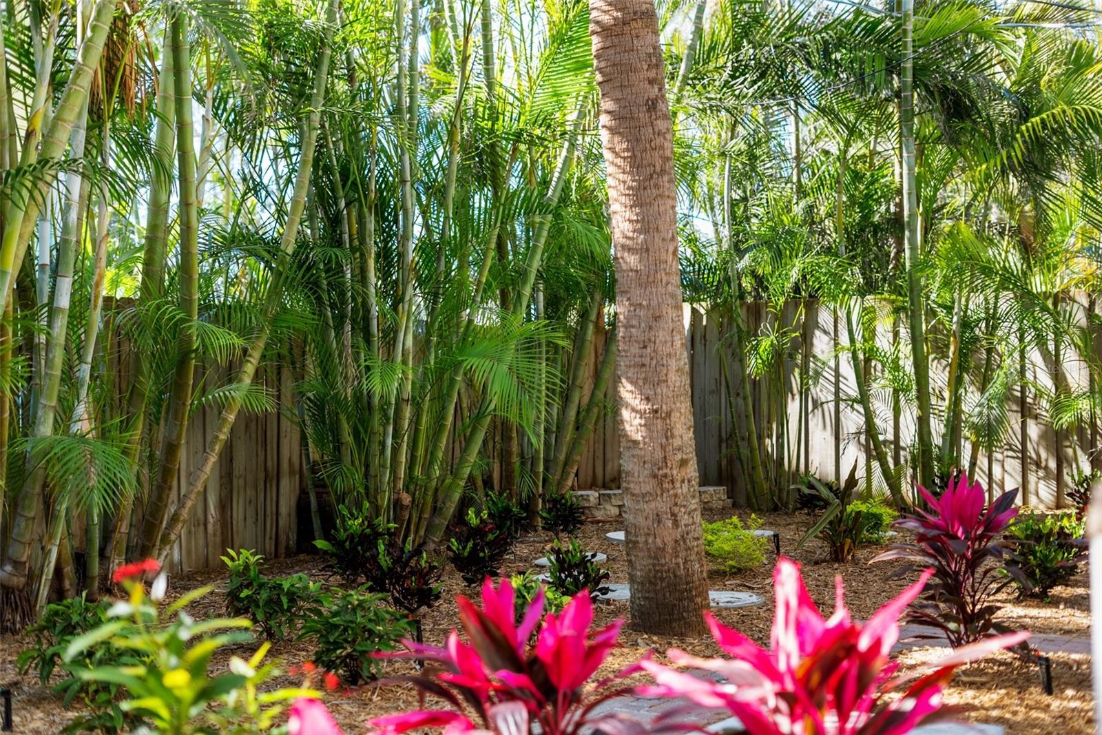 5512 AVENIDA DEL MARE, SARASOTA, FL, 34242