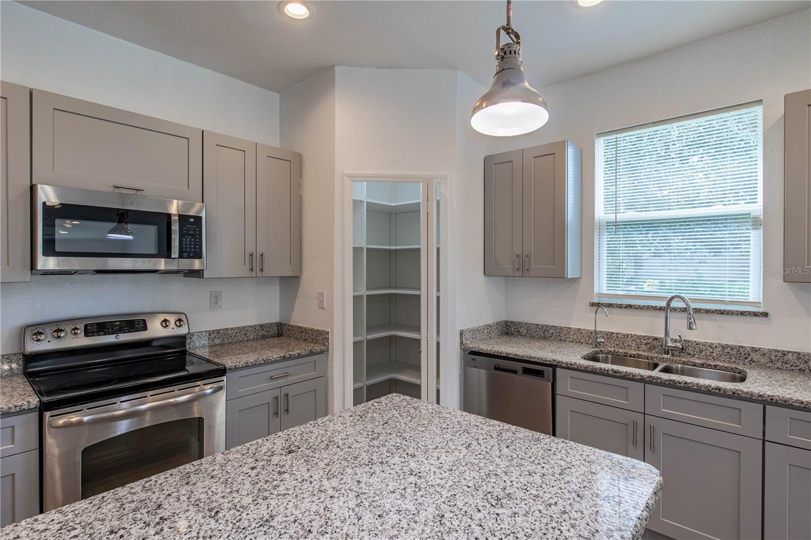 5694 ARAGON AVE, DE LEON SPRINGS, FL, 32130