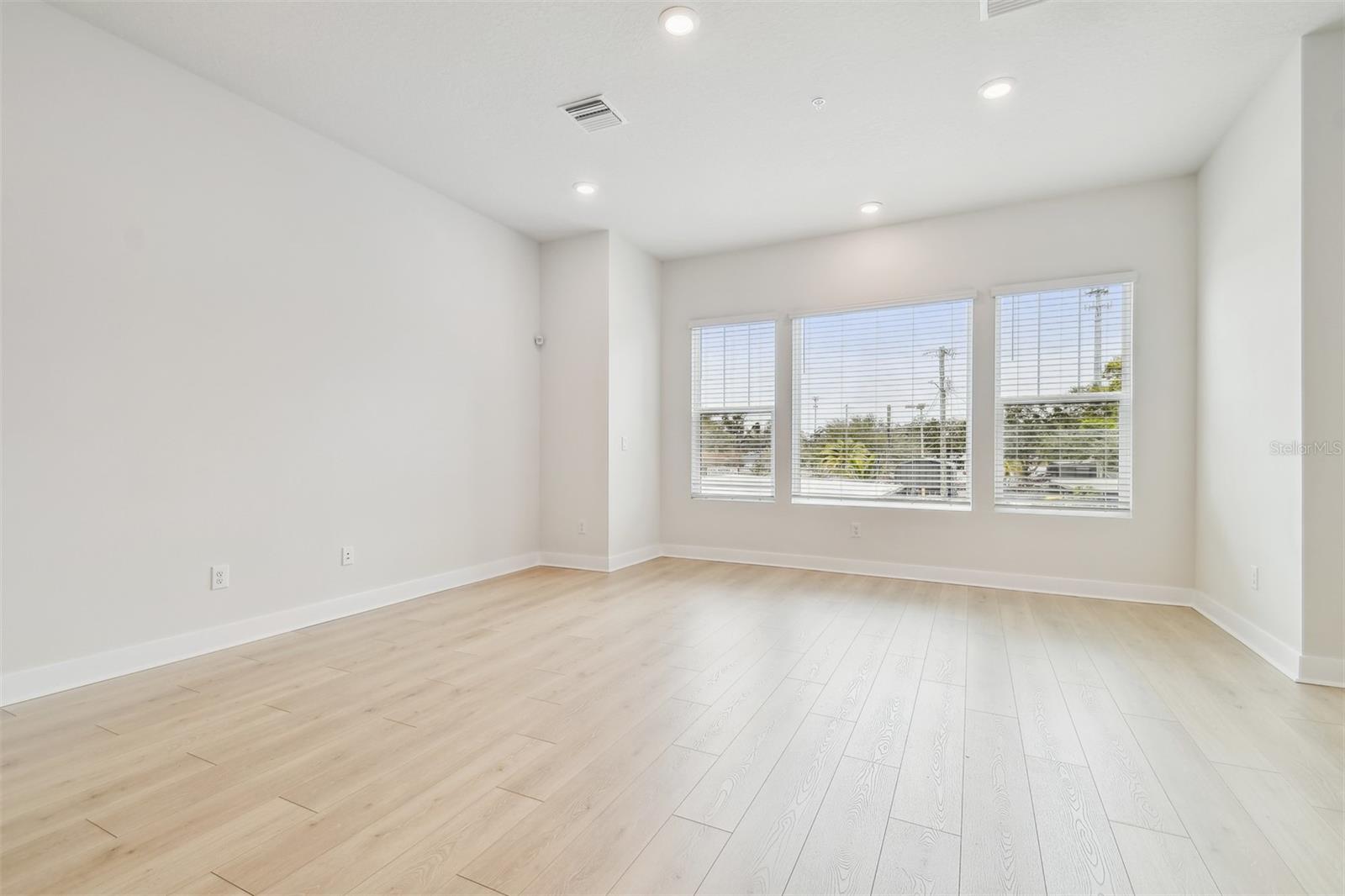 6605 N NEBRASKA AVE #28, TAMPA, FL, 33604