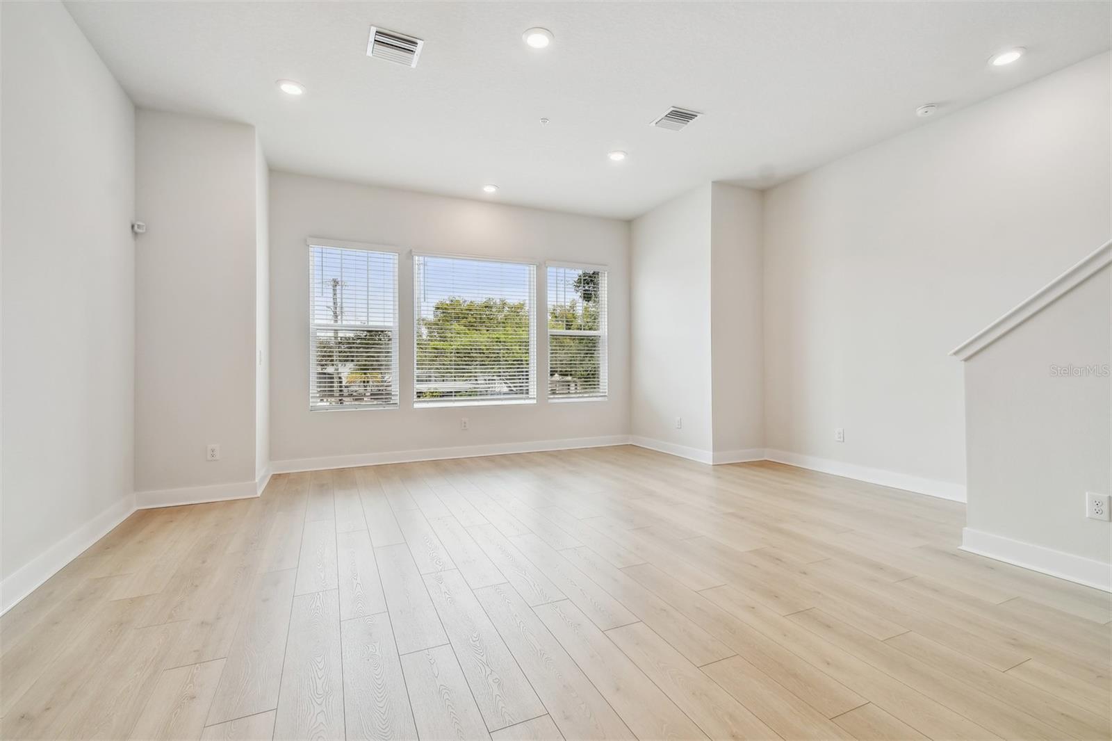 6605 N NEBRASKA AVE #28, TAMPA, FL, 33604