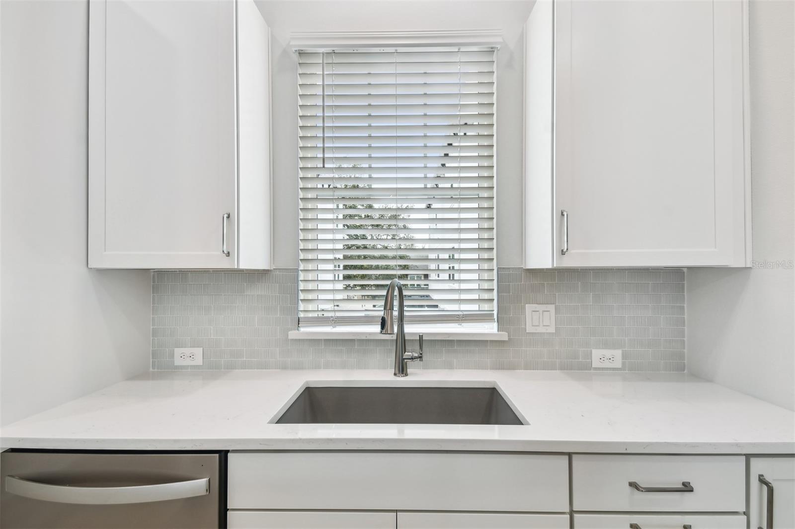 6605 N NEBRASKA AVE #28, TAMPA, FL, 33604