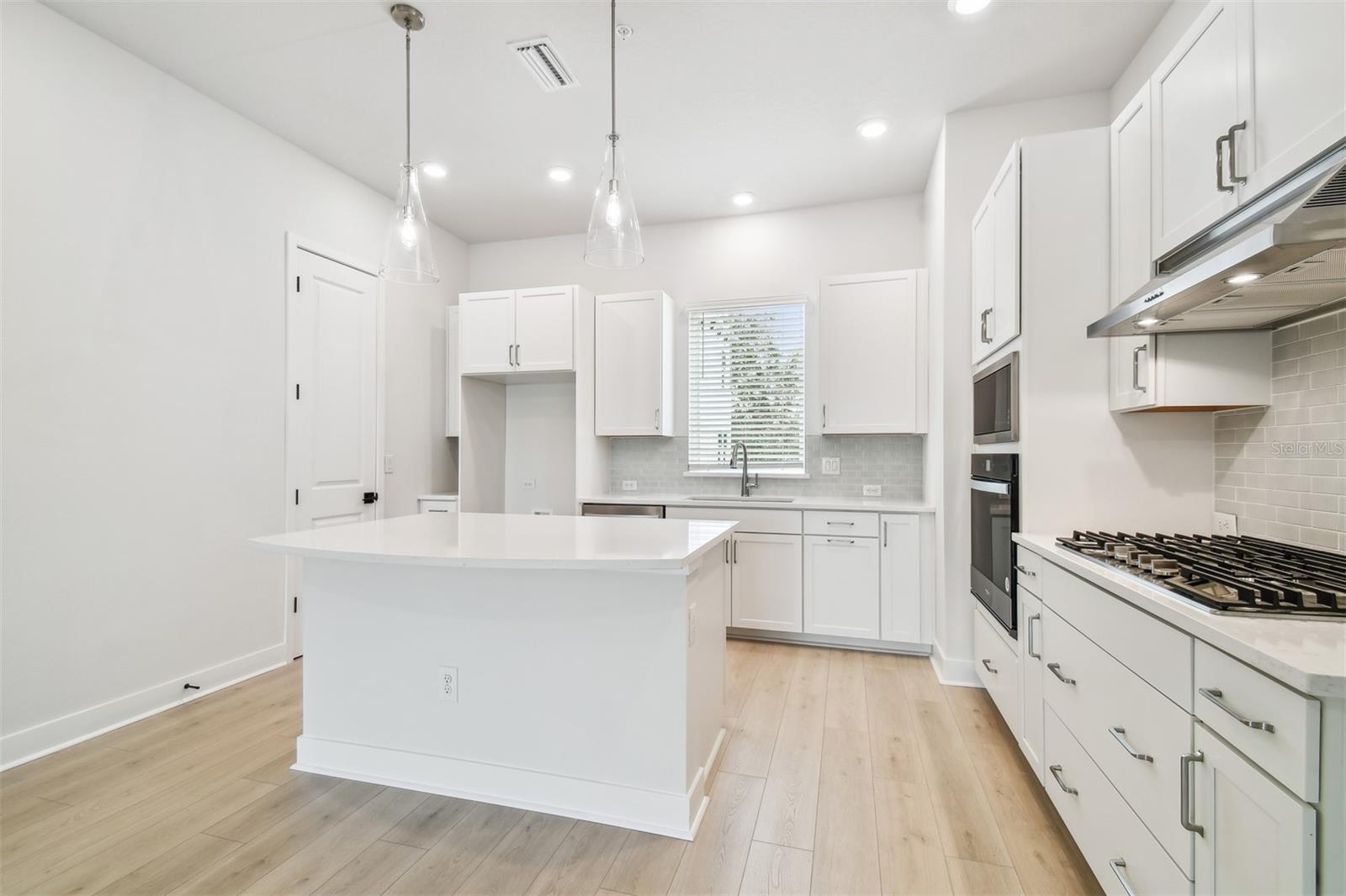 6605 N NEBRASKA AVE #28, TAMPA, FL, 33604