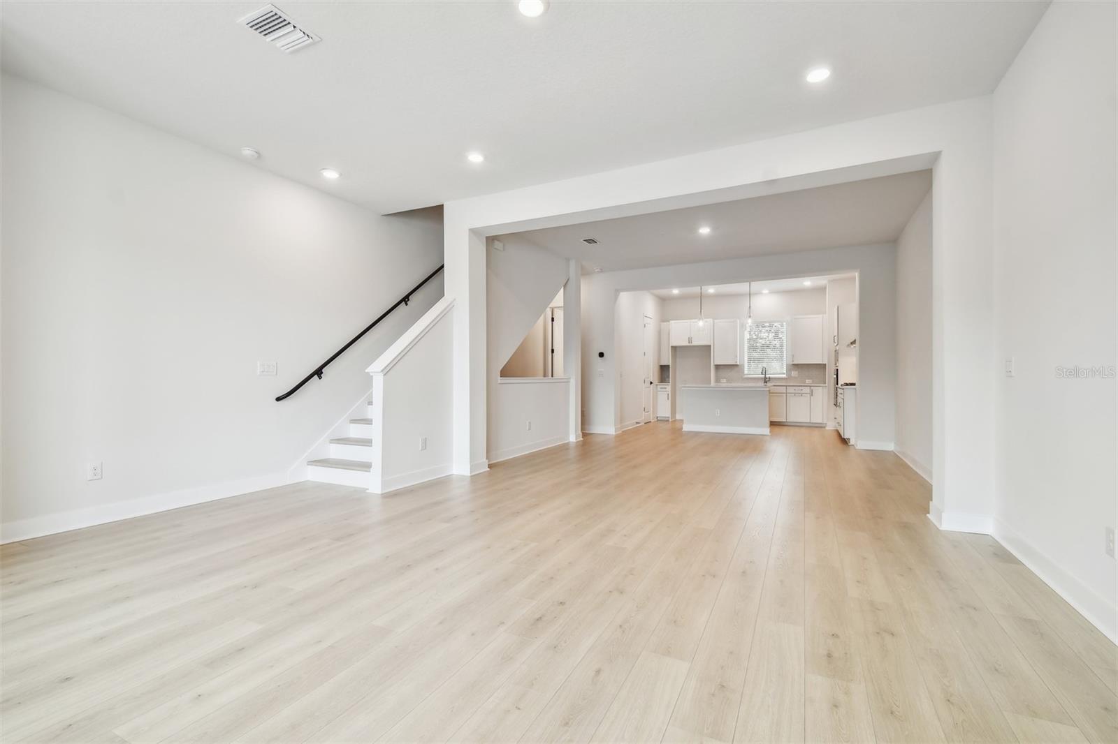 6605 N NEBRASKA AVE #28, TAMPA, FL, 33604