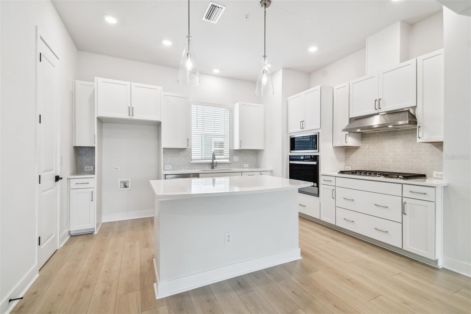 6605 N NEBRASKA AVE #28, TAMPA, FL, 33604