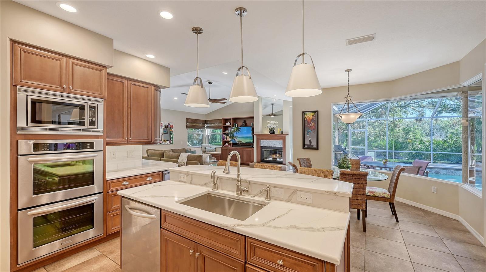 8504 WOODBRIAR DR, SARASOTA, FL, 34238