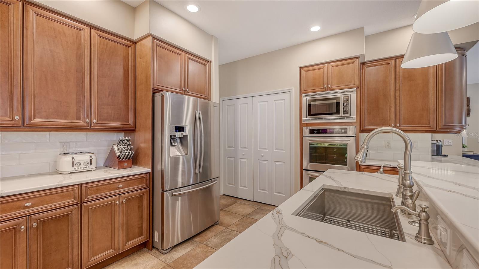 8504 WOODBRIAR DR, SARASOTA, FL, 34238