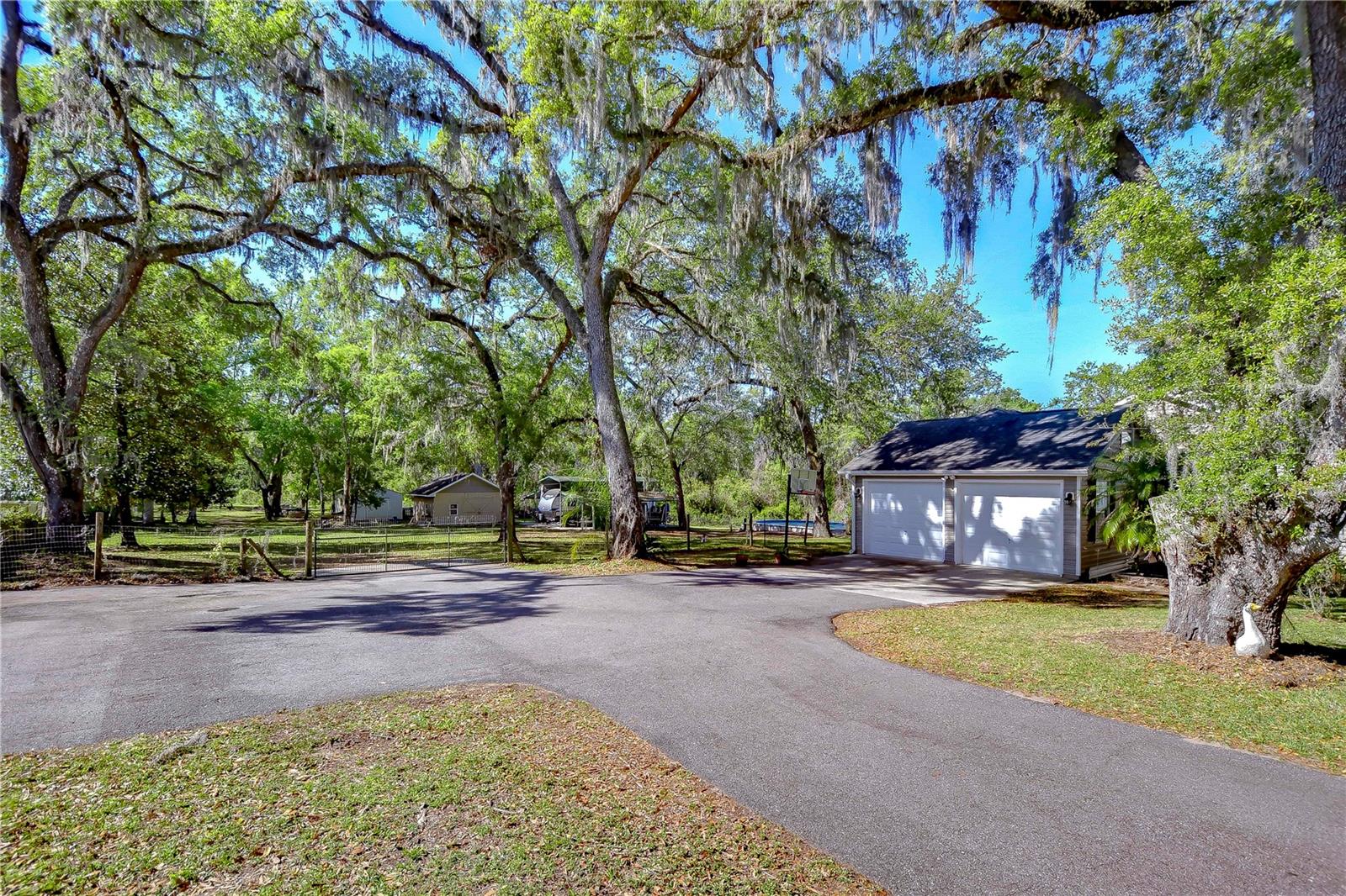 37410 DIXIE AVE, DADE CITY, FL, 33525